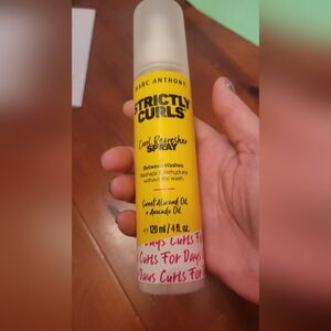 3 Marc Anthony Strictly Curls Curl Spray And Dry Shampoo